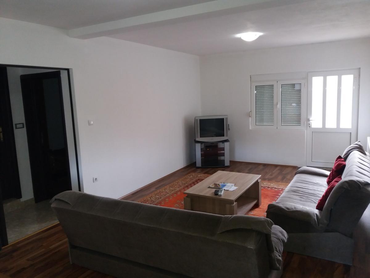 Apartments Mirkovic เซทินเจ ภายนอก รูปภาพ