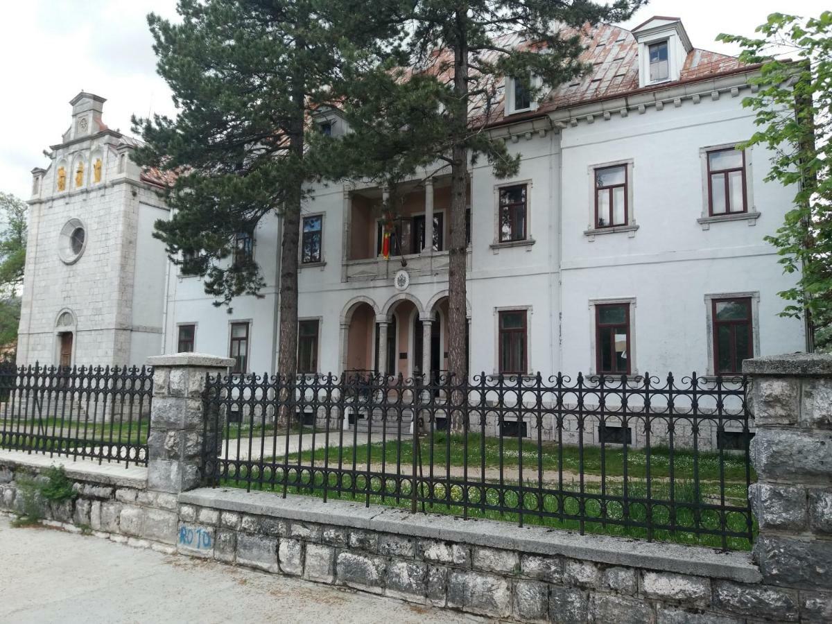 Apartments Mirkovic เซทินเจ ภายนอก รูปภาพ