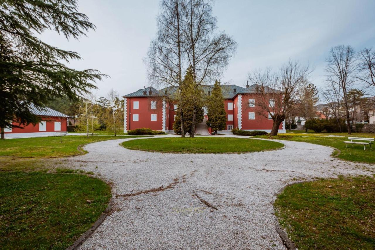 Apartments Mirkovic เซทินเจ ภายนอก รูปภาพ