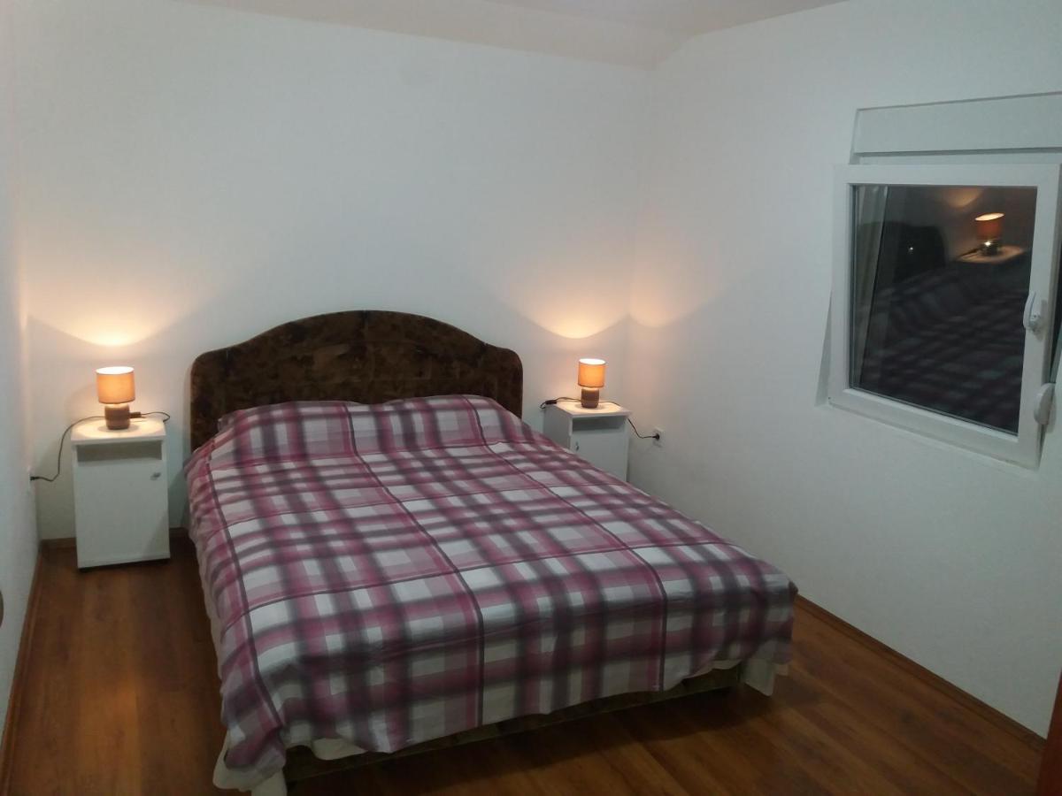 Apartments Mirkovic เซทินเจ ภายนอก รูปภาพ